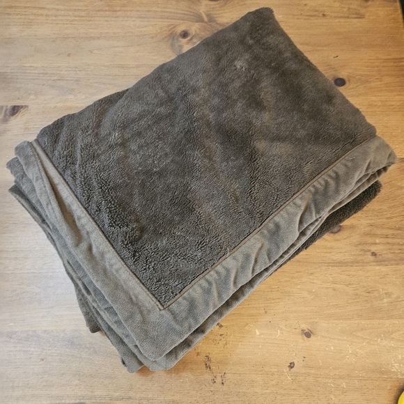 Restoration Hardware Choco Brown Luxe Faux Fur Throw Blanket Thick Warm Comfy - Picture 2 of 6
